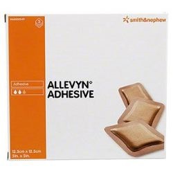 MEDICAZIONE IDROCELLULARE ADESIVA STERILE ALLEVYN ADHESIVE ALTAMENTE ASSORBENTE IN SCHIUMA DI POLIURETANO A STRUTTURA TRISTRATIFICATA 12,5X12,5CM 3 PEZZI - doctorpill.it