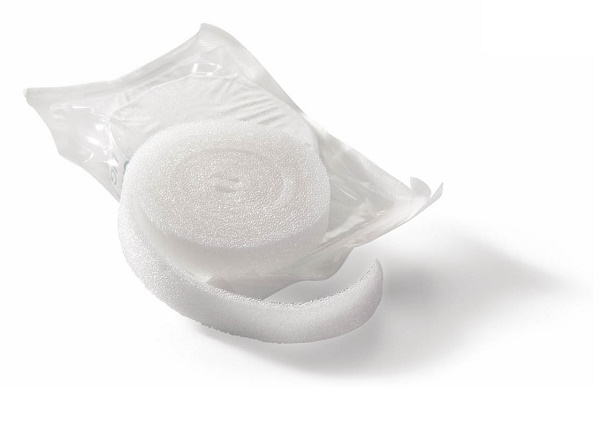 MEDICAZIONE ASSORBENTE IN POLIURETANO ESPANSO LIGASANO STRUTTURA A NIDO D'APE STERILE 300X2,5X0,4CM 1 PEZZO - doctorpill.it