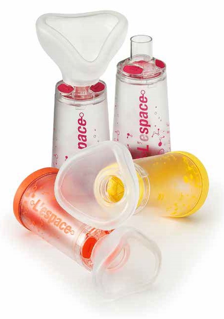 CAMERA DISTANZIATRICE PER EROGATORI SPRAY PREDOSATI L'ESPACE 220ML PER ADULTI SPAZIO MORTO 88ML CON MASCHERA VALVOLA INSPIRAZIONE 2 VALVOLE ESPIRAZIONE CODICE COLORE MAGENTA - doctorpill.it