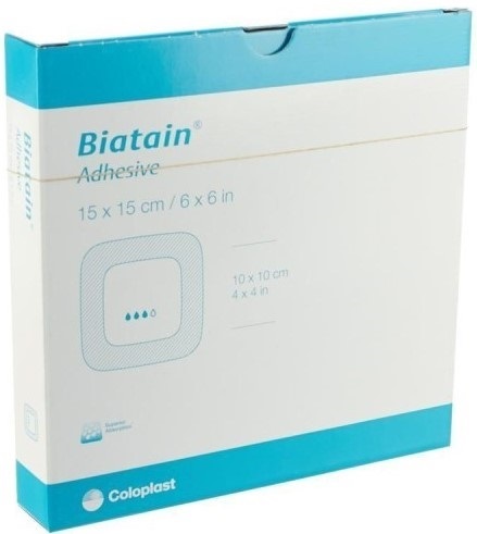 MEDICAZIONE BIATAIN IN SCHIUMA DI POLIURETANO ASSORBENTE CON BORDO ADESIVO 7,5X7,5CM 10 PEZZI - doctorpill.it